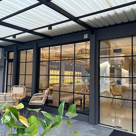 Hotel Masri Living By Daphna International Jogyakarta Zewnętrze zdjęcie